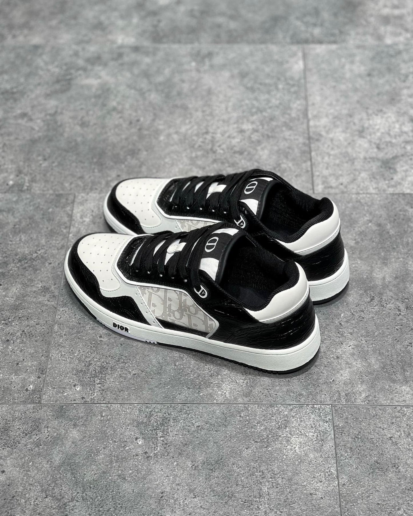DIO Sneakers