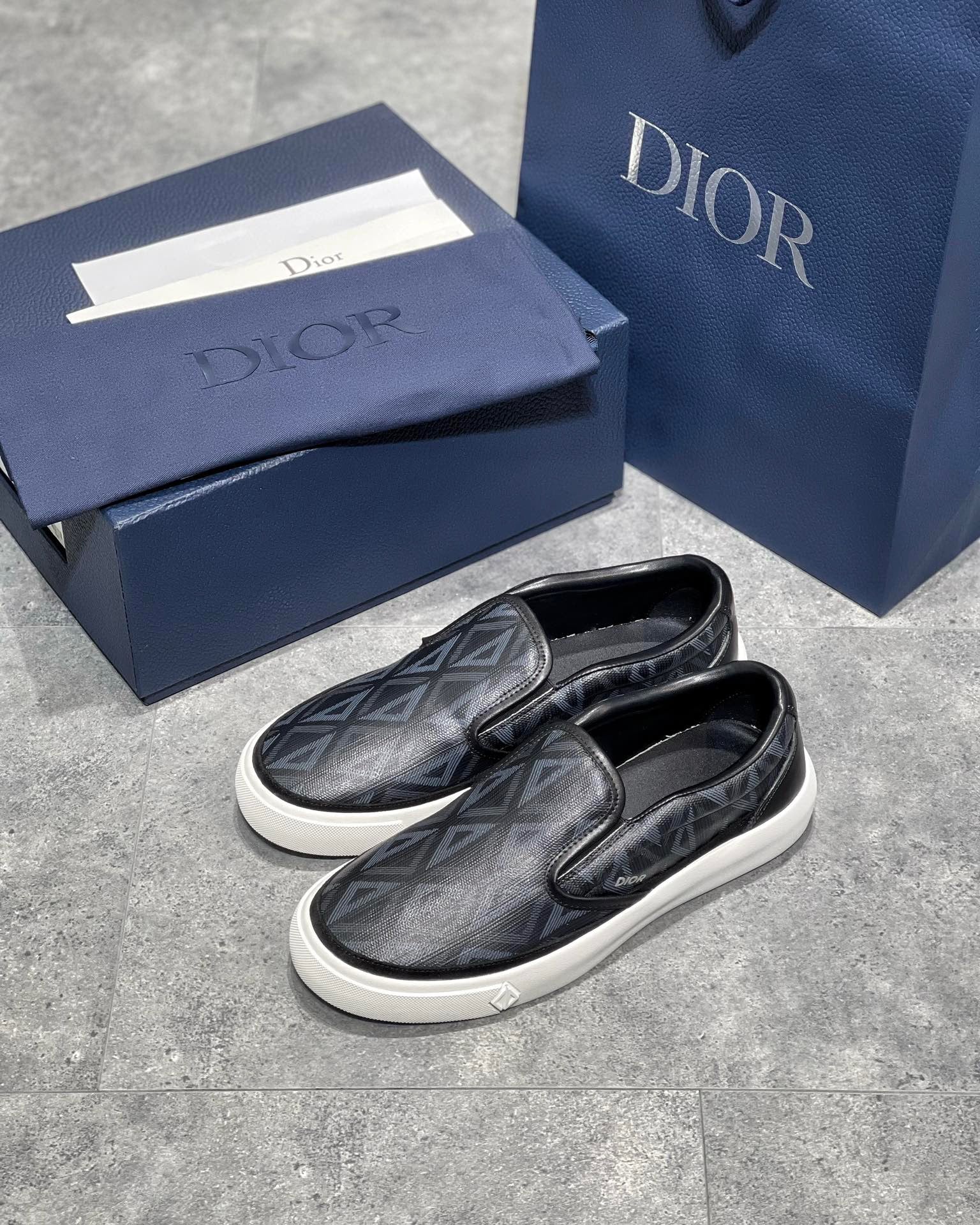 DIO Sneakers