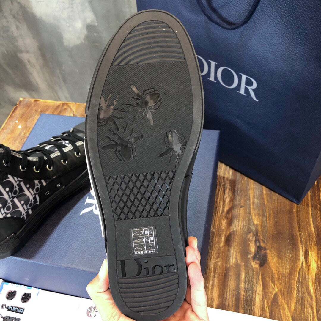 DIO Sneakers