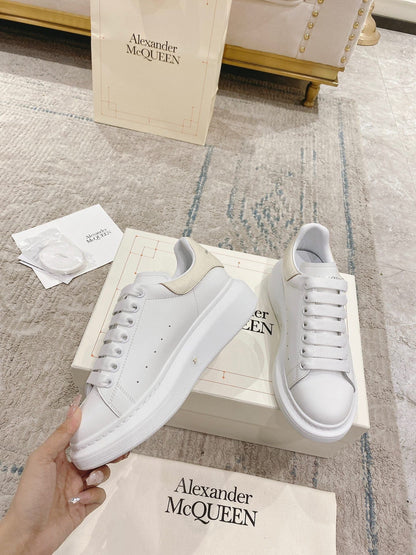 Sneakers & Shoes