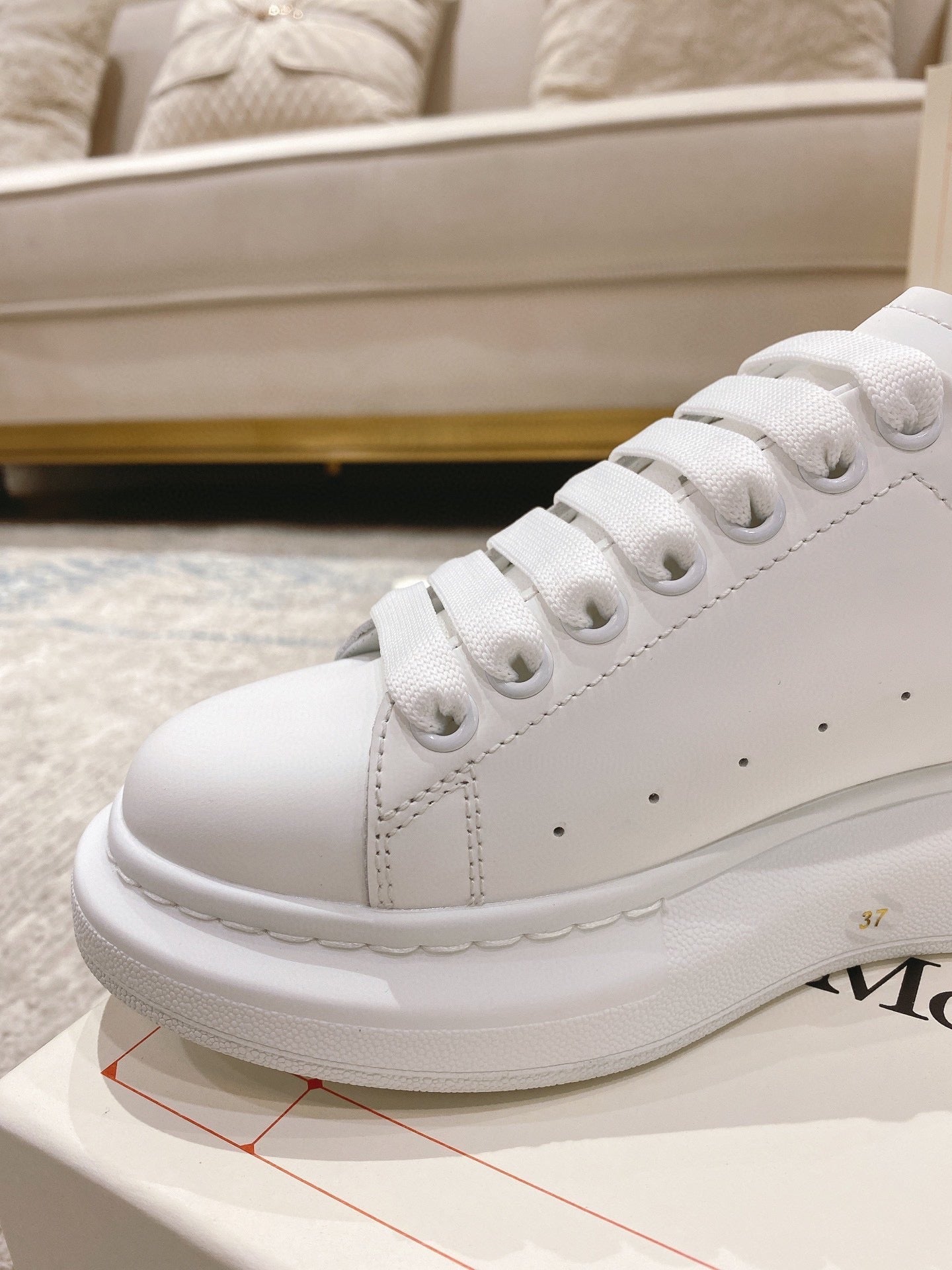 Sneakers & Shoes