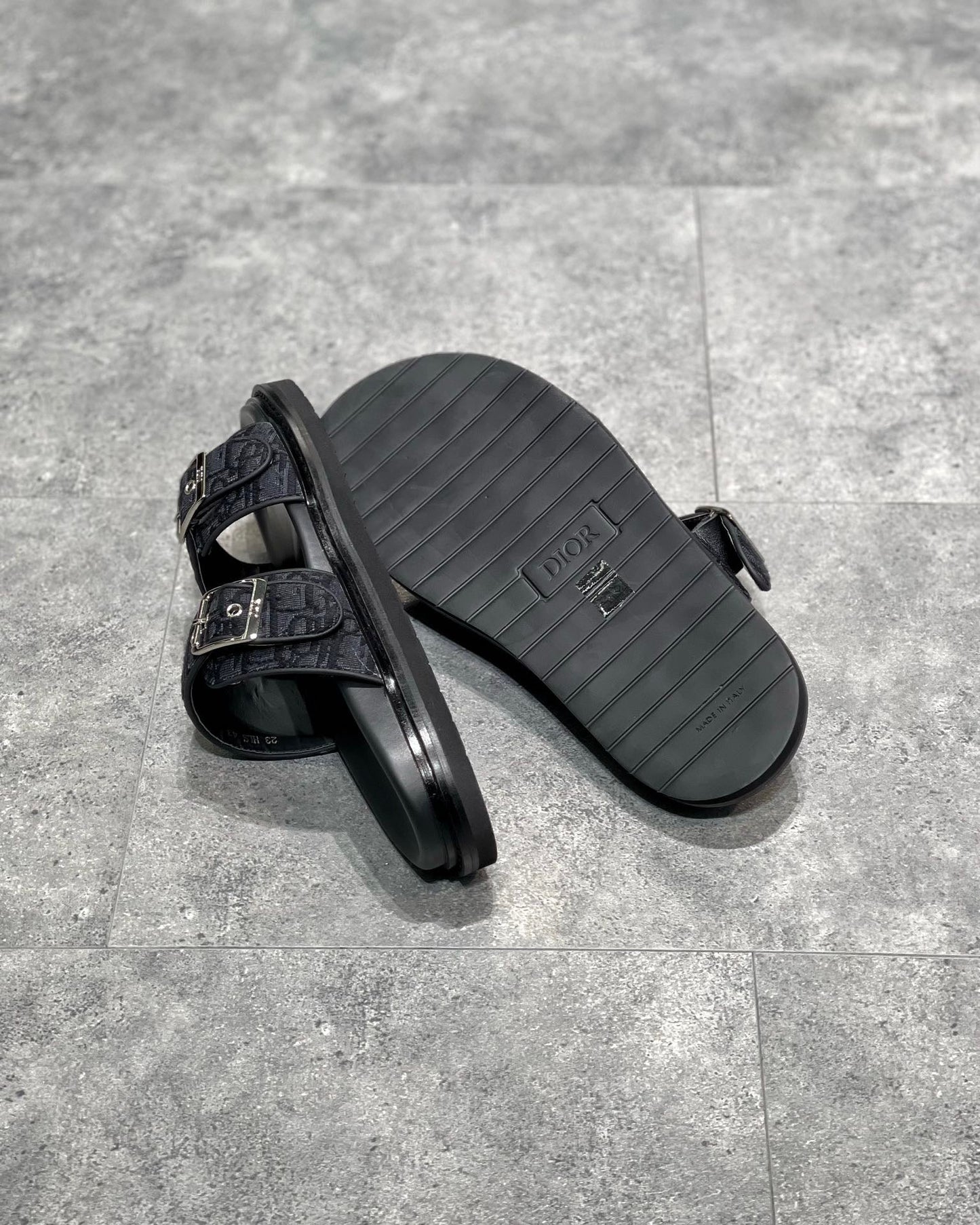 DIO Sandal