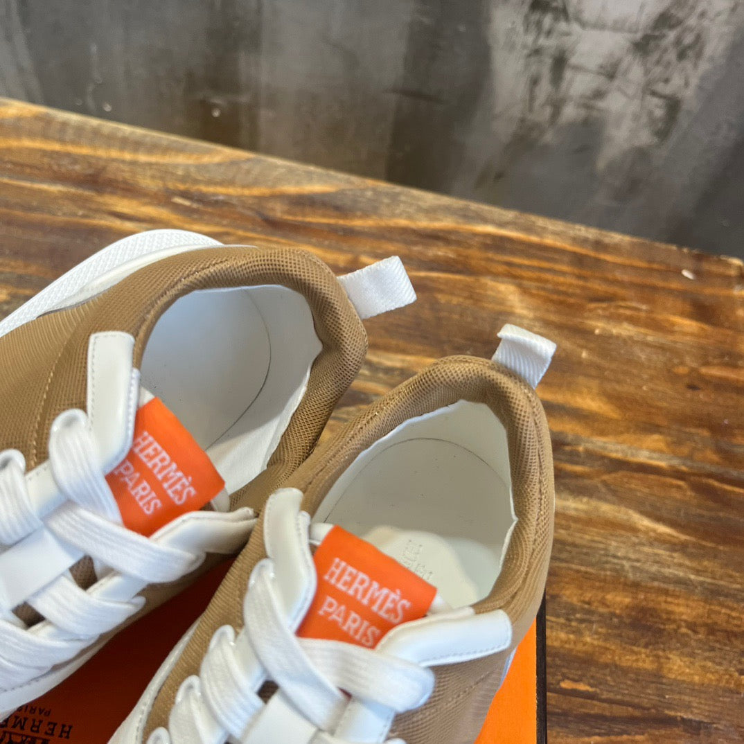 HERM Sneakers