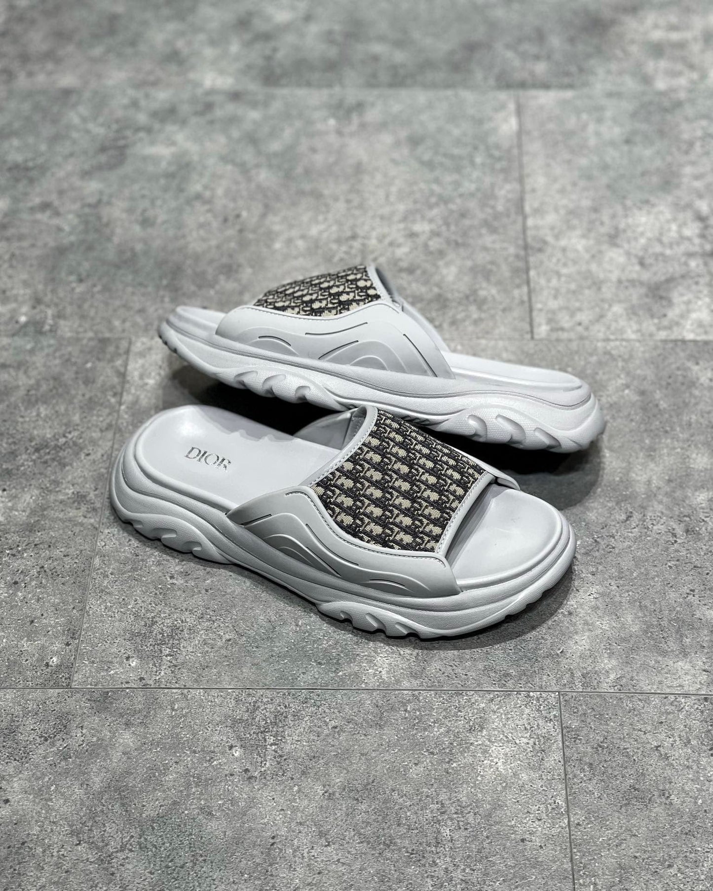DIO Sandal