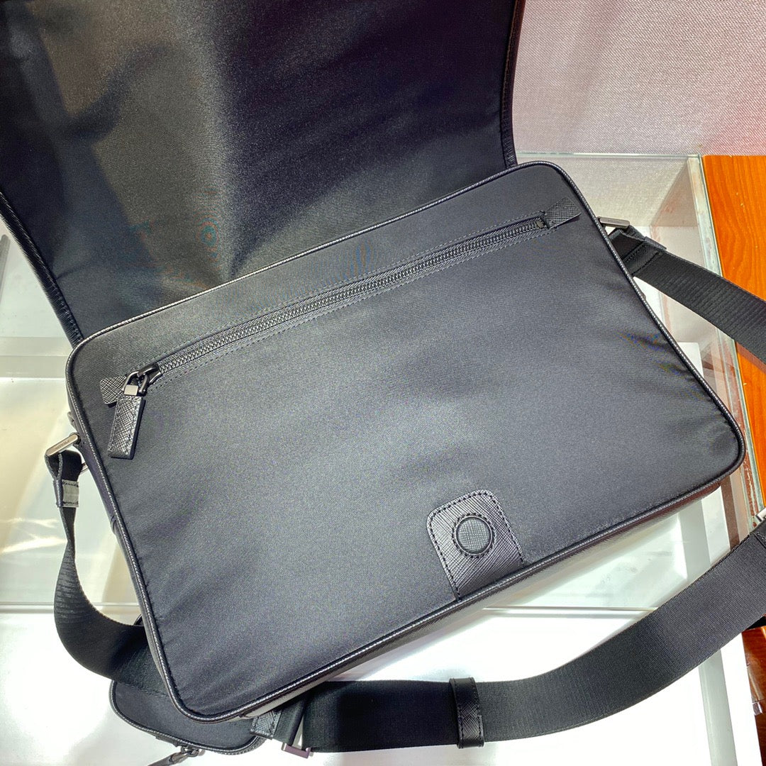 PRA Messenger Bag