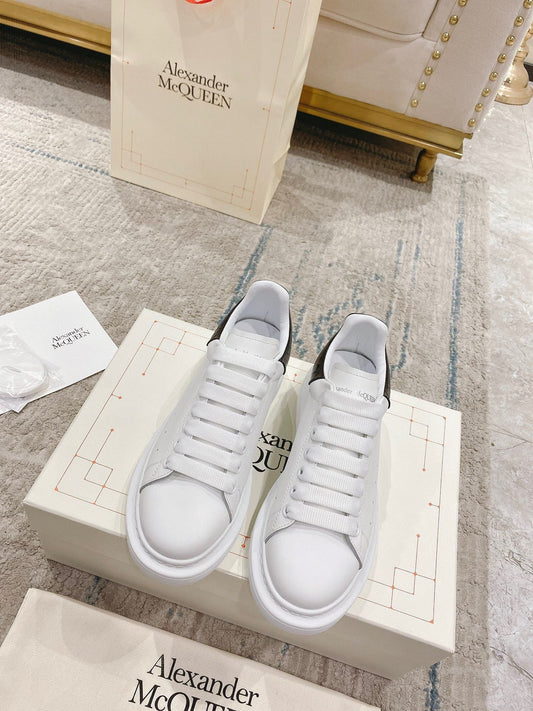 Sneakers & Shoes