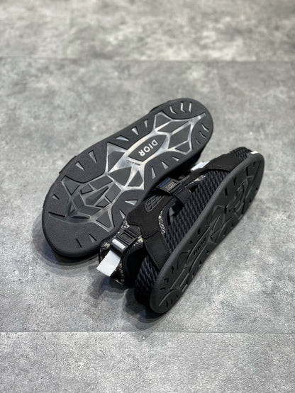 DIO Sandal