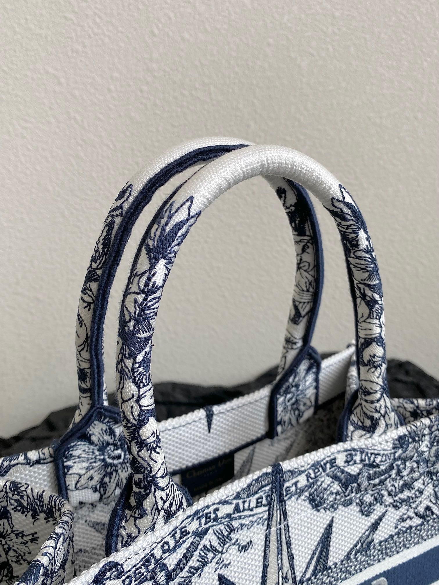 DIO BookTote (Small)
