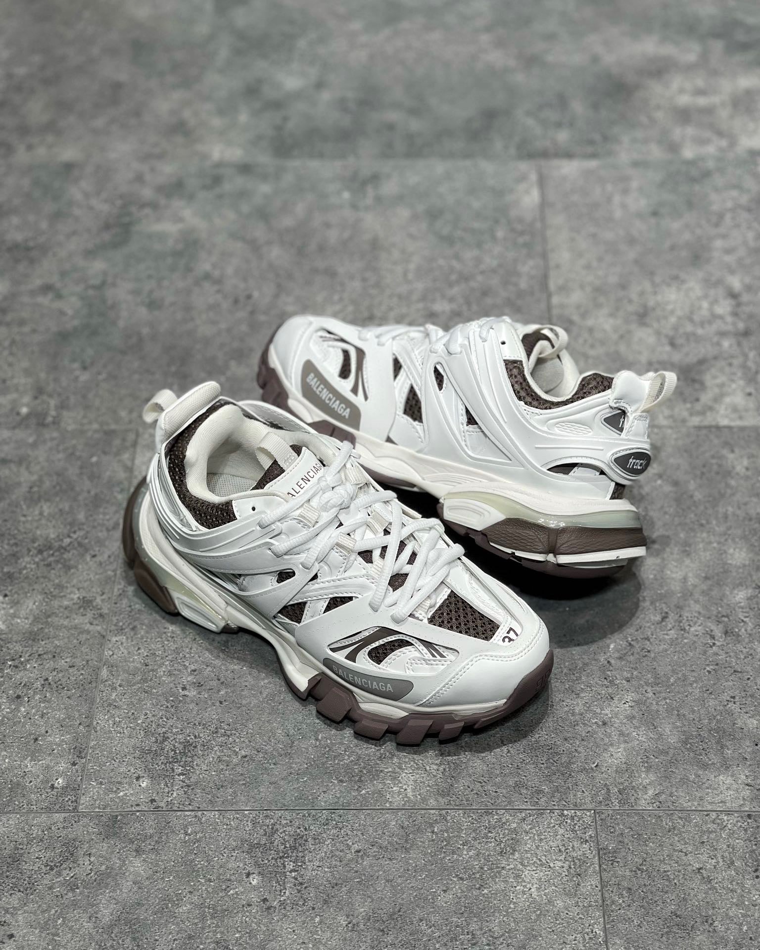 BLCG Sneakers