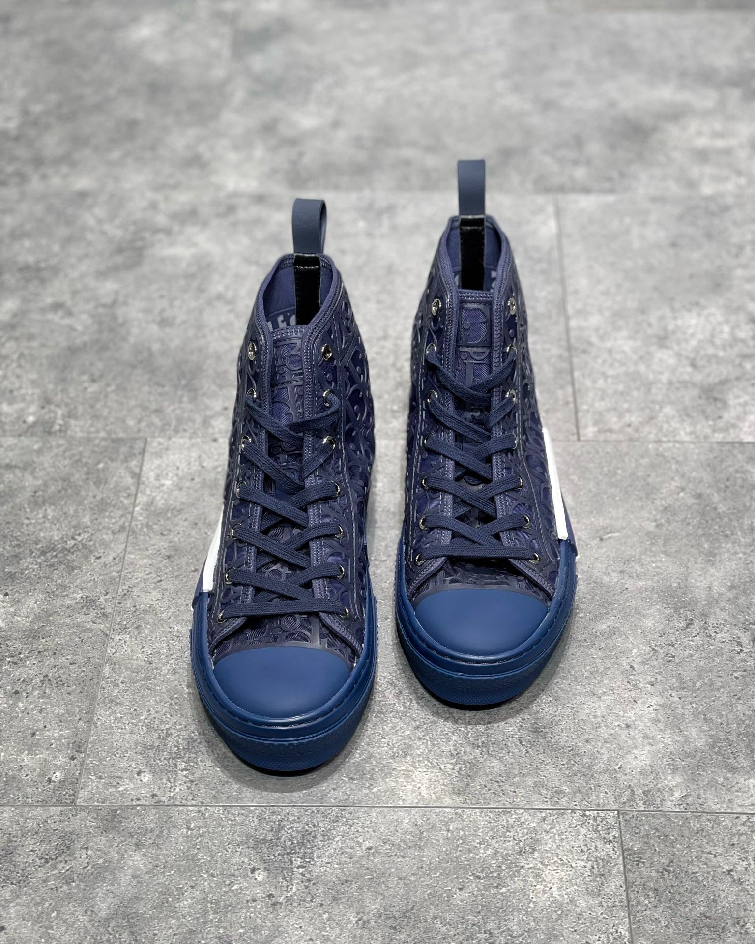 DIO Sneakers