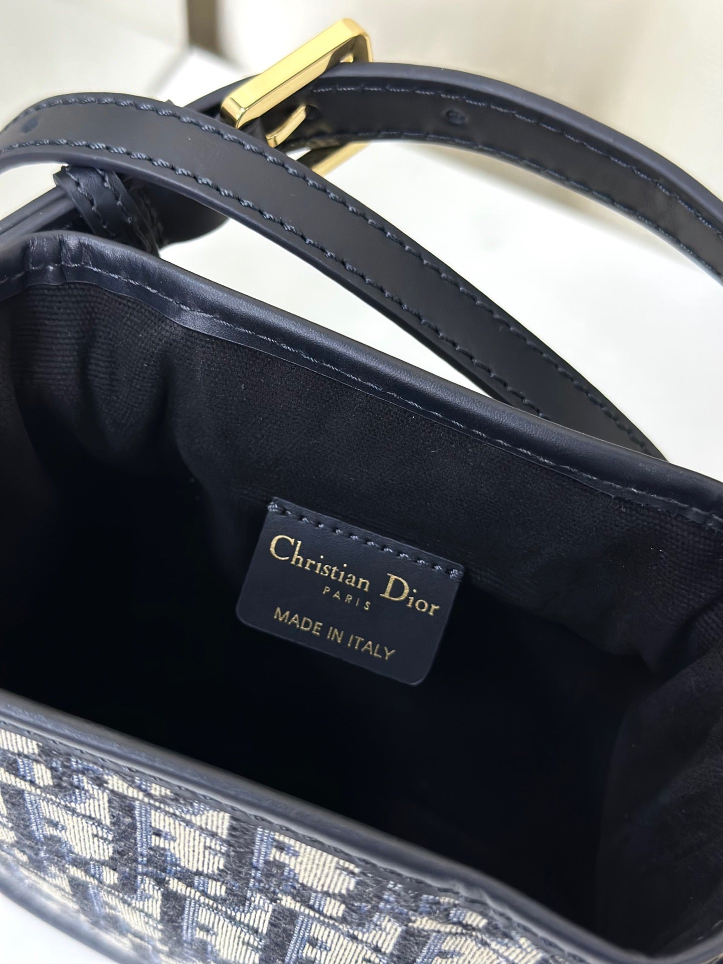 DIO Classic Vanity