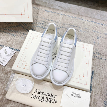 Sneakers & Shoes
