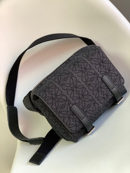 LO Messenger Bag