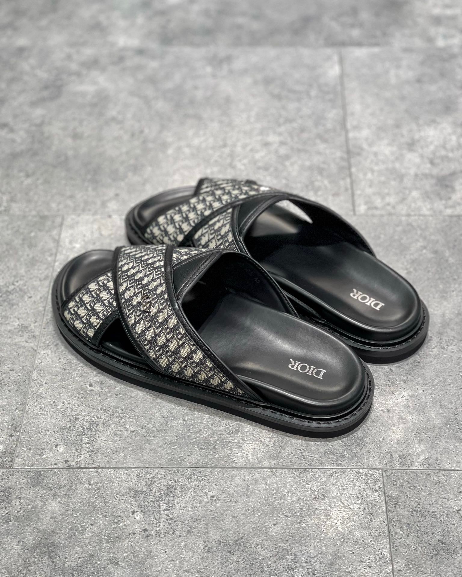 DIO Sandal