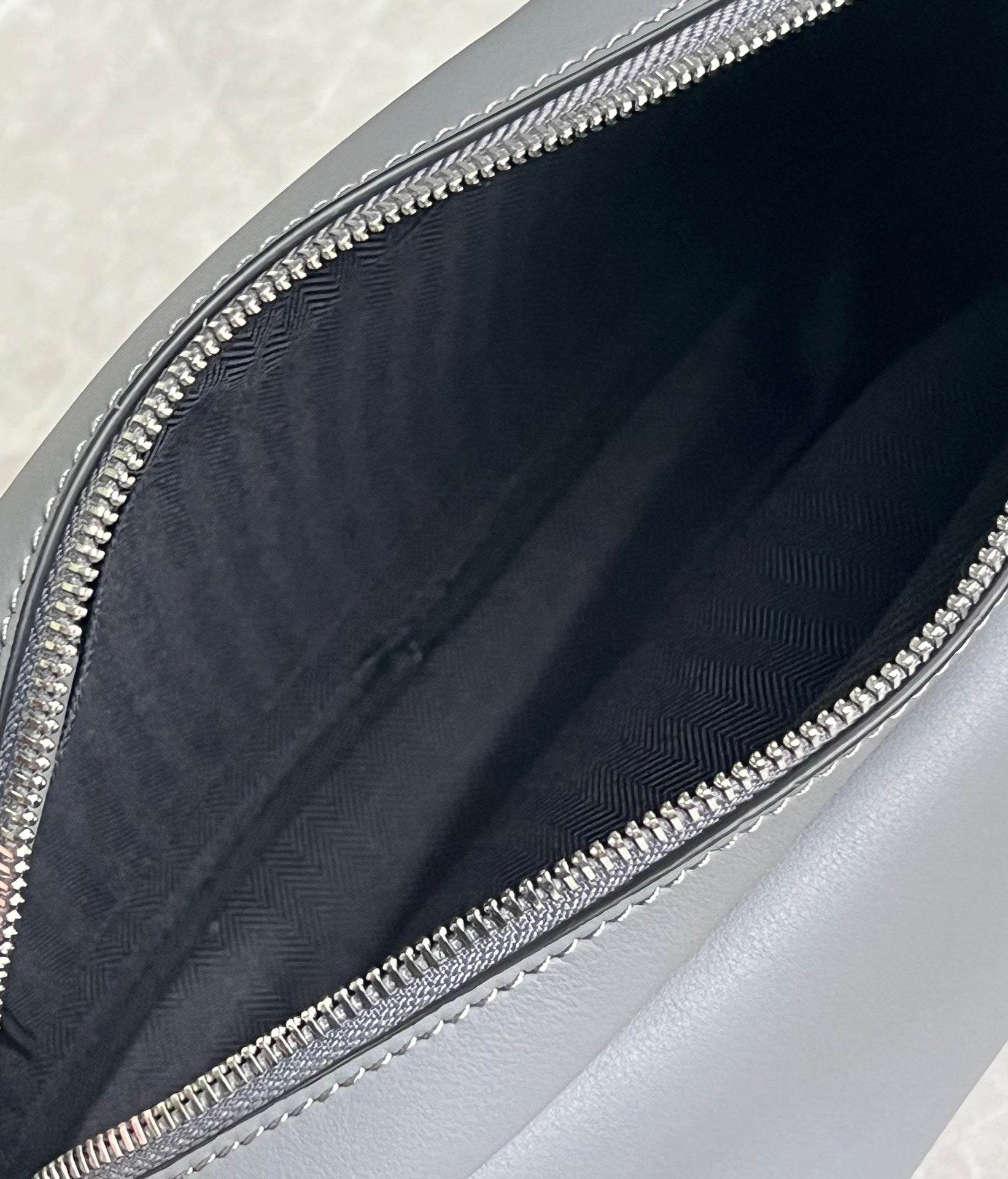 LO Messenger Bag