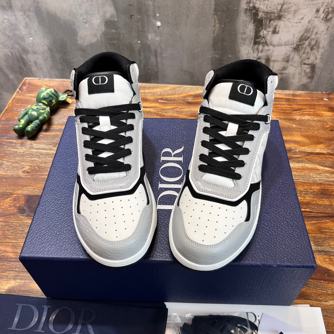 DIO Sneakers