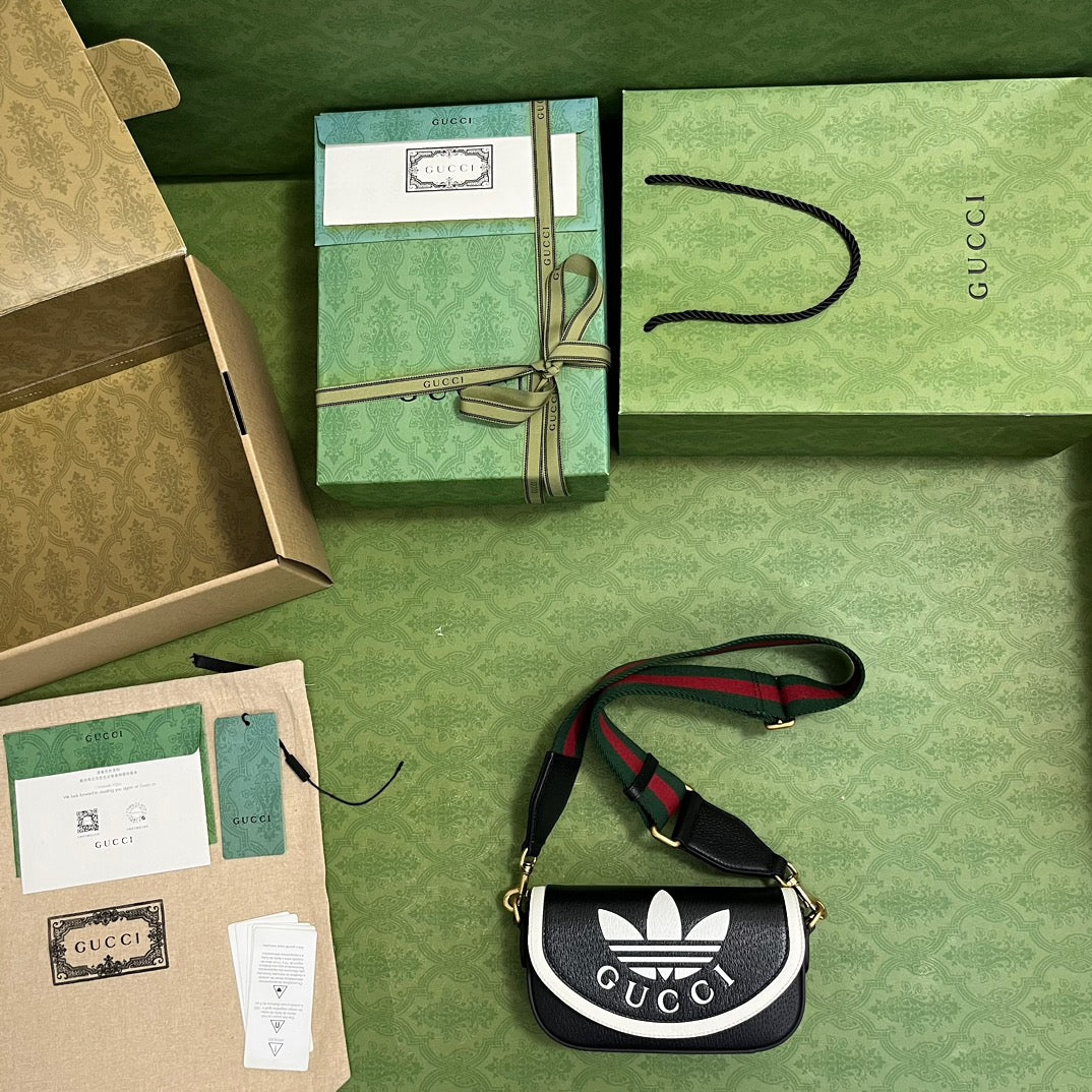 GUC Messenger Bag
