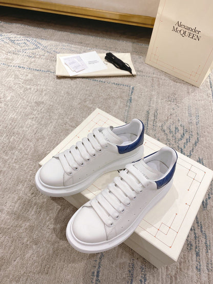 Sneakers & Shoes