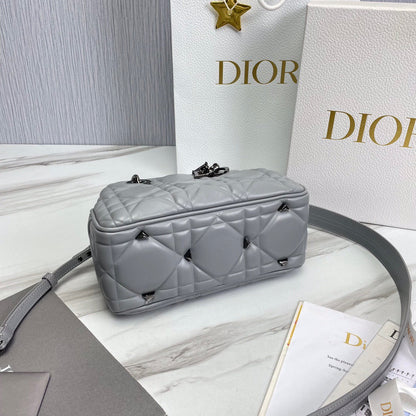 DIO handbag