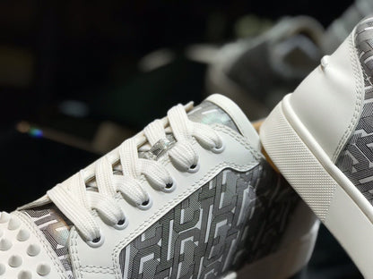 Sneakers & Shoes