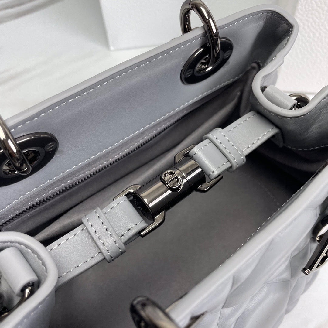 DIO handbag