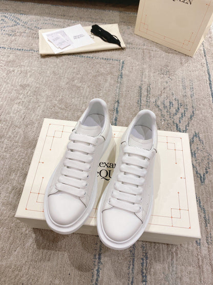 Sneakers & Shoes