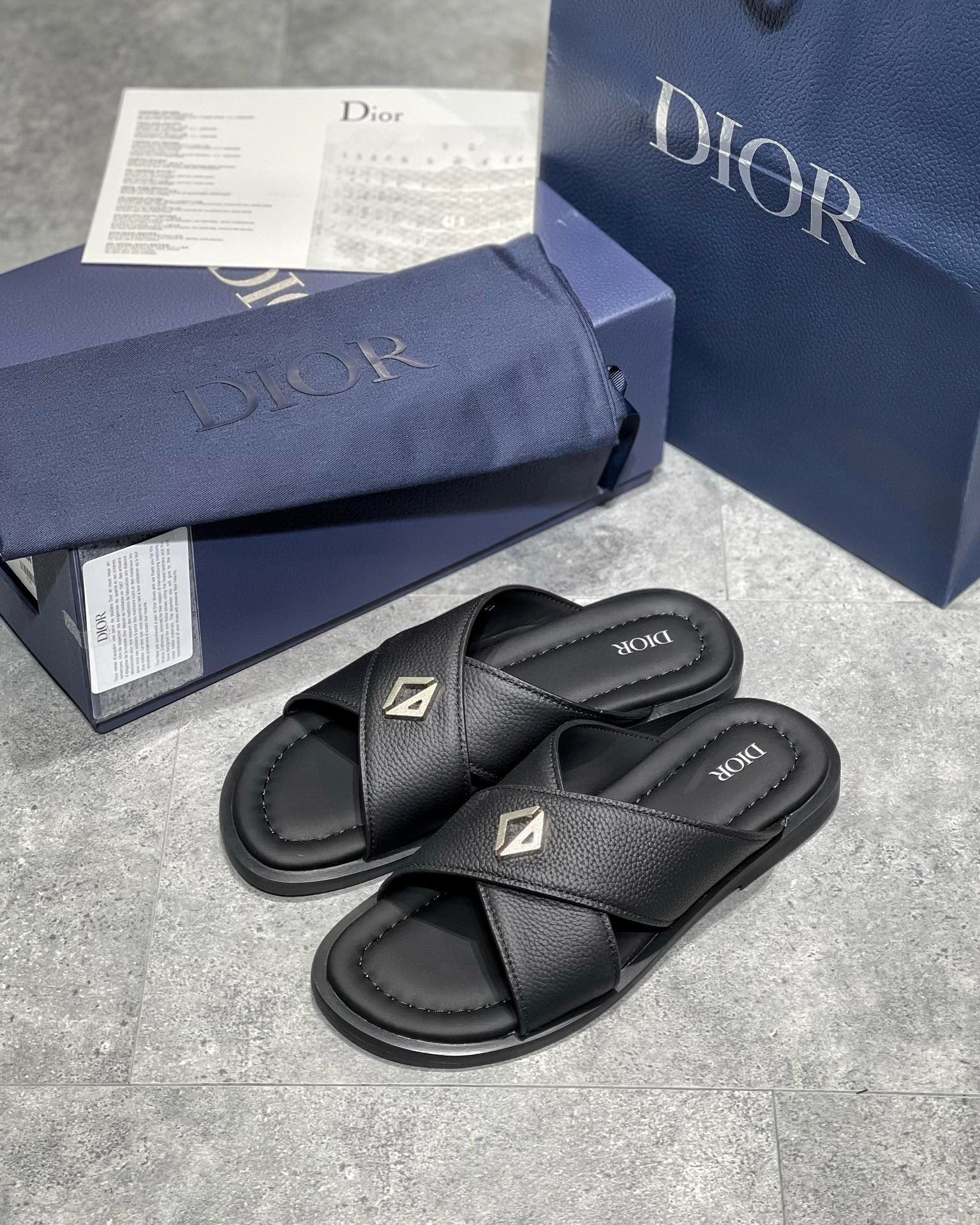 DIO Sandal