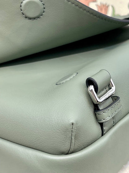 LO Messenger Bag