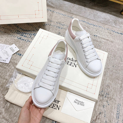 Sneakers & Shoes