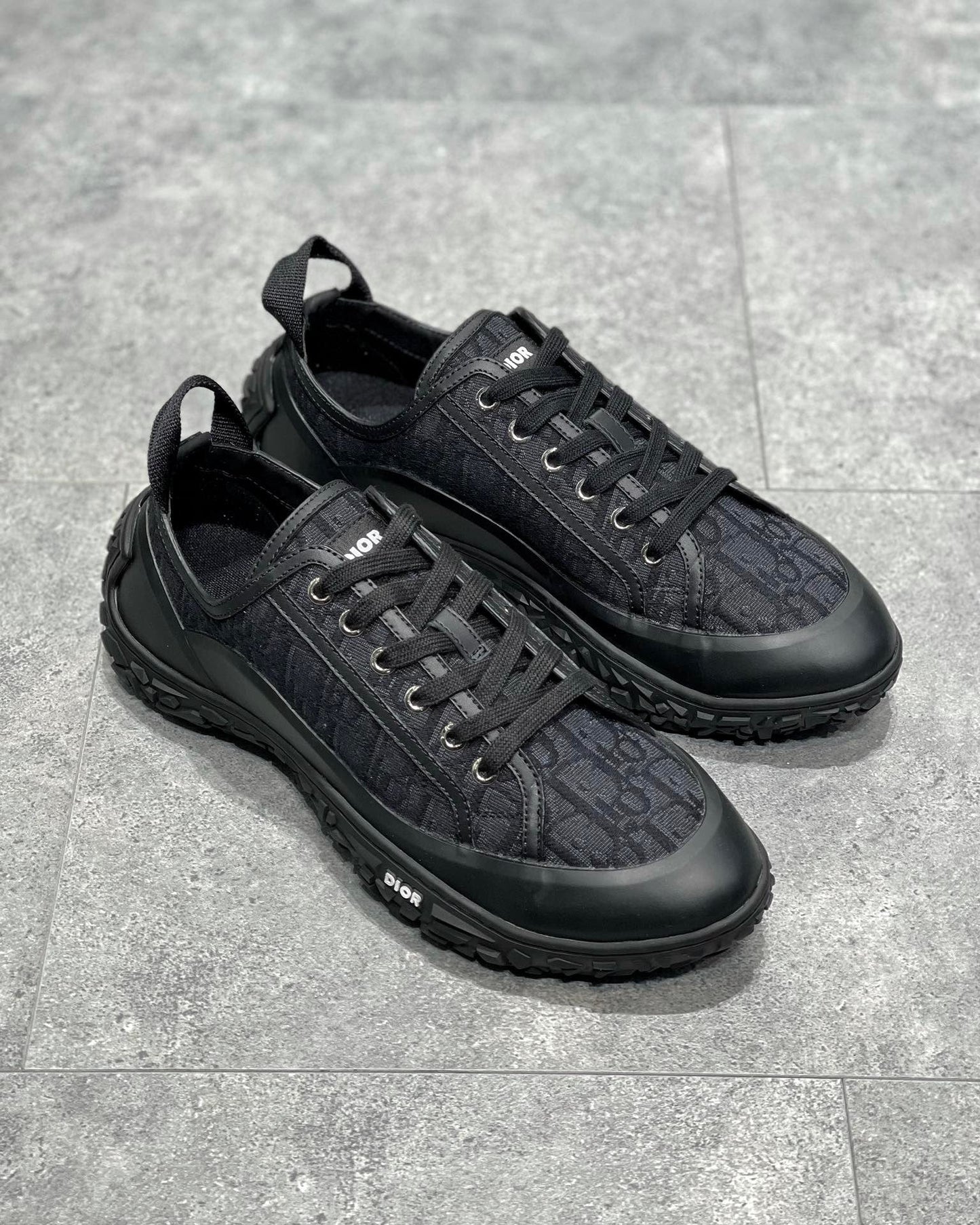 DIO Sneakers