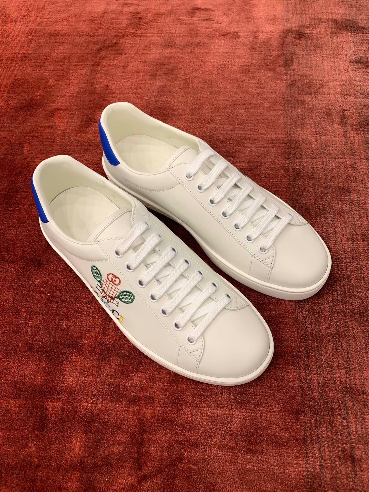 Sneakers & Shoes
