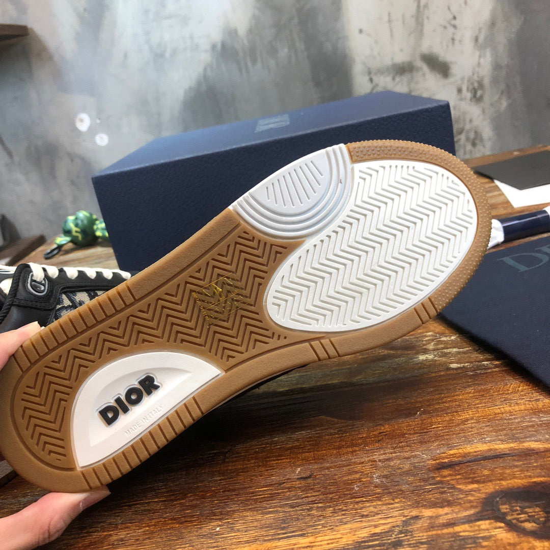 DIO Sneakers