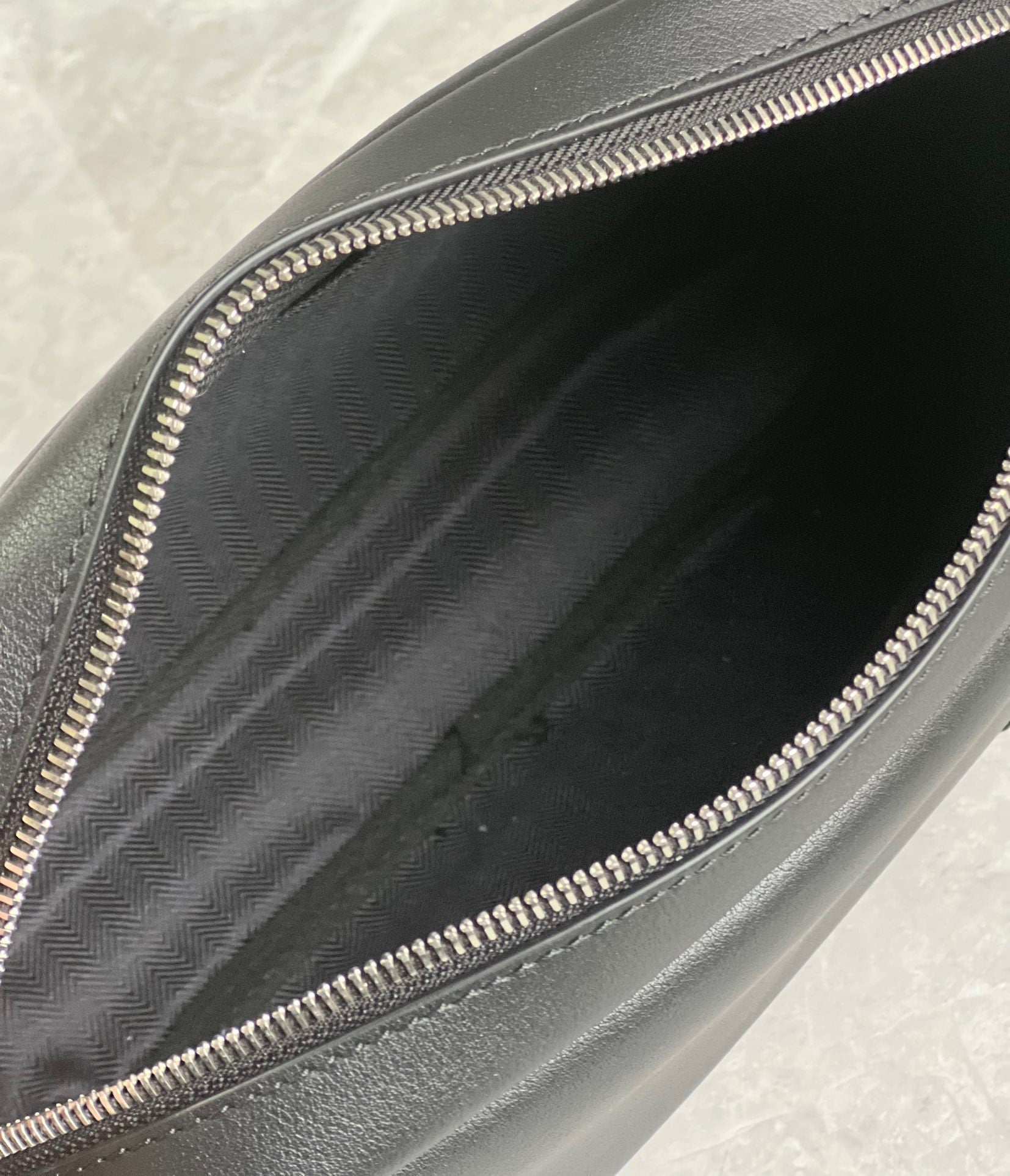 LO Messenger Bag