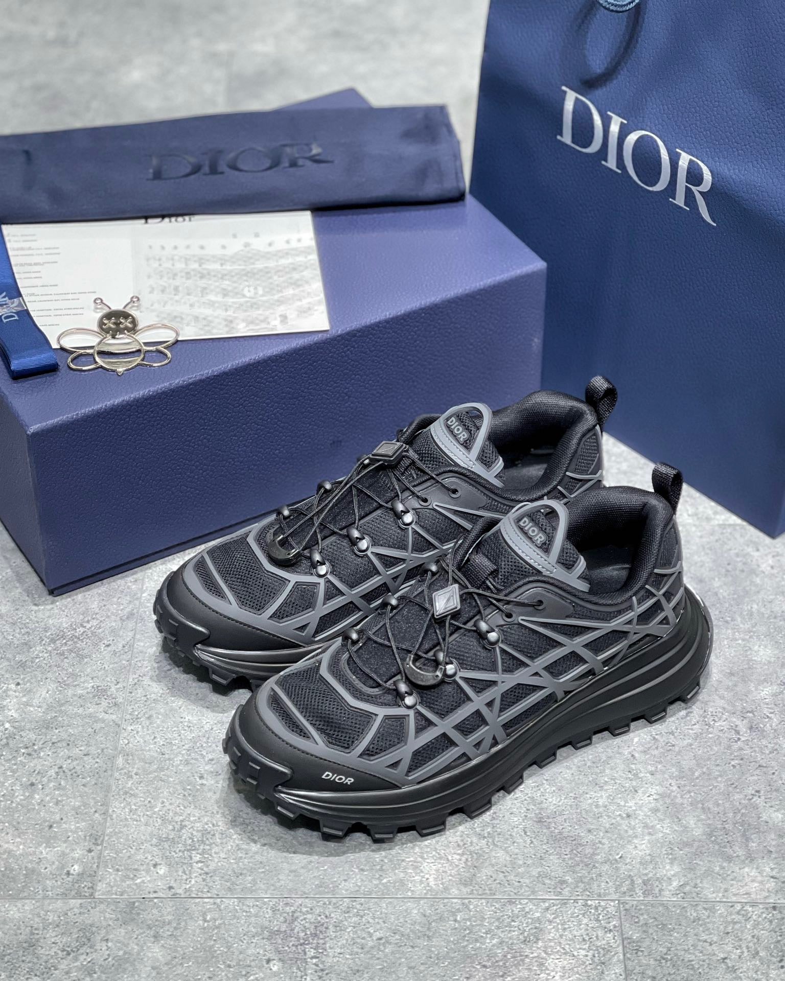DIO Sneakers
