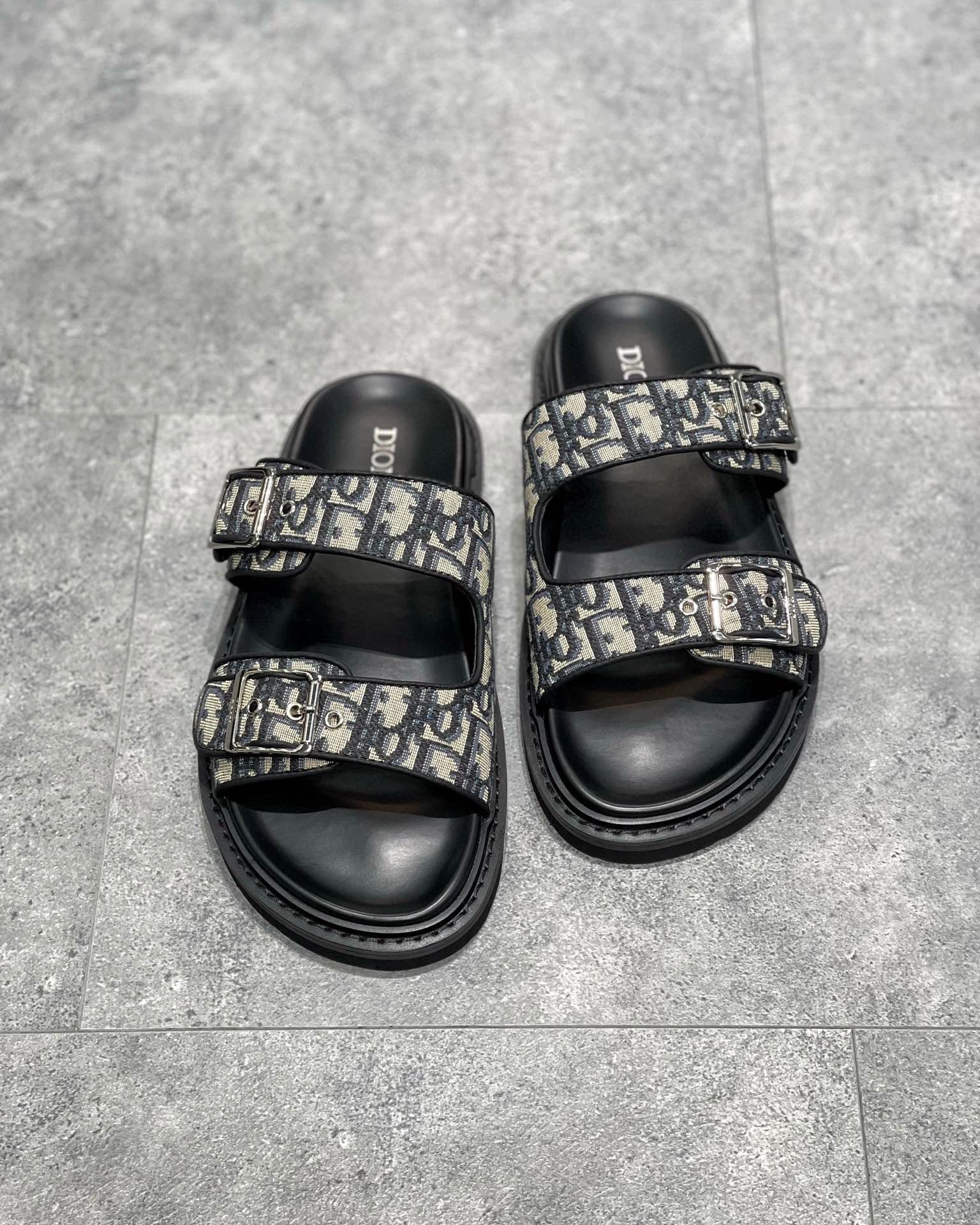 DIO Sandal