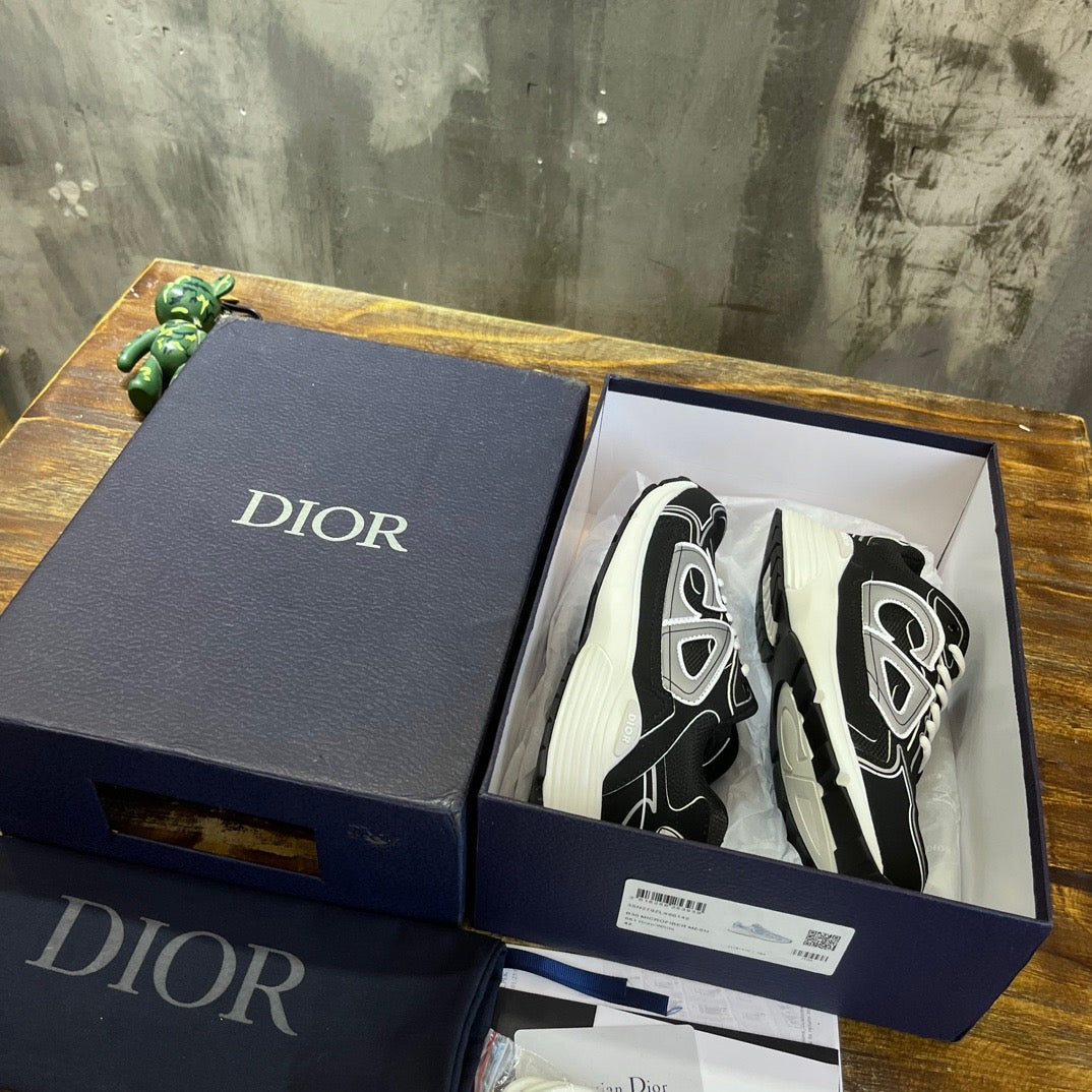 DIO Sneakers