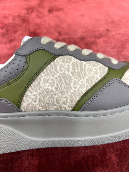 Sneakers & Shoes