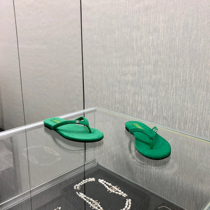 THONG SLIDE IN EMERALD GREEN SUEDE