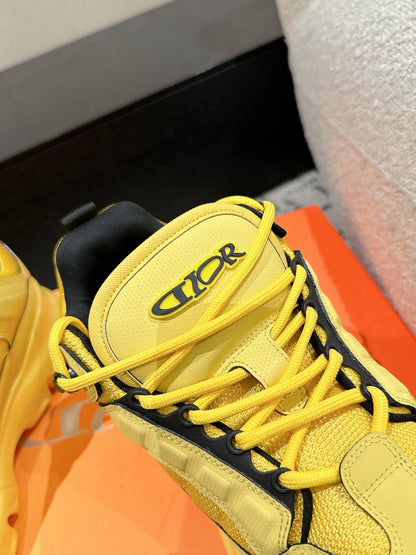 SNEAKER IN LEMON YELLOW CALFSKIN AND BREATHABLE MESH 175309