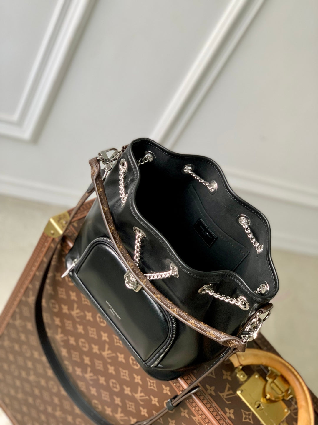 NO WAY VIBE HANDBAG 22.5 IN BLACK LAMBSKIN SILVER HARDWARE