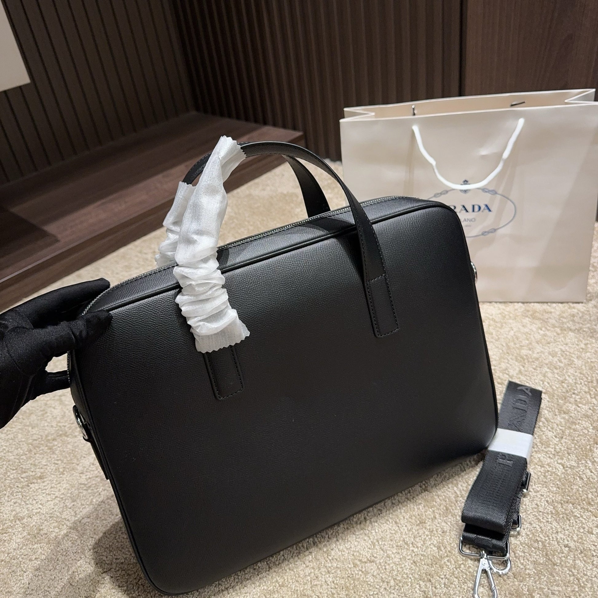 BRIEFCASE 39 IN BLACK SHINY SAFFIANO LEATHER