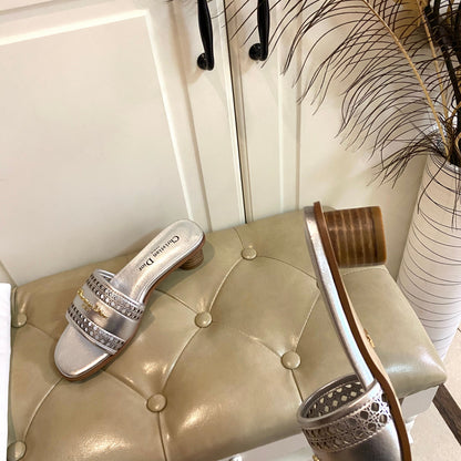 DWAY HEELED SLIDE IN SILVER CALFSKIN WITH GOLD LOGO