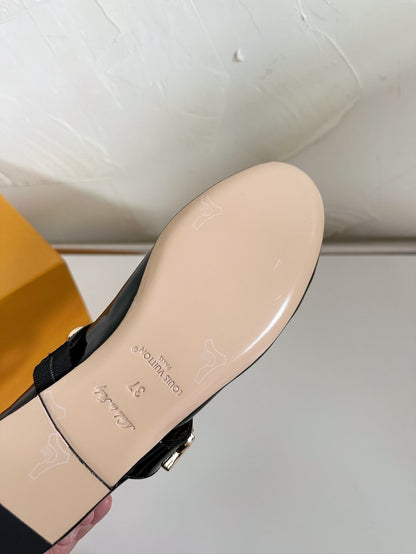 ROMY FLAT BALLERINA IN BLACK PATENT CALFSKIN