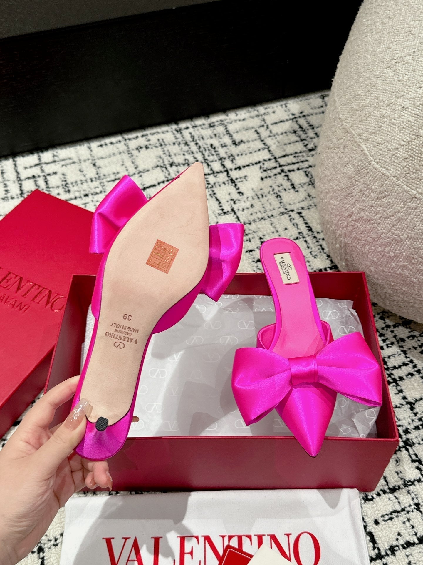 HIGH MULE IN BRIGHT PINK SILK