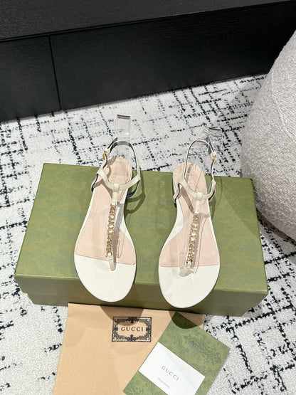 THONG SANDAL IN WHITE CALFSKIN WITH GOLD HARDWARE