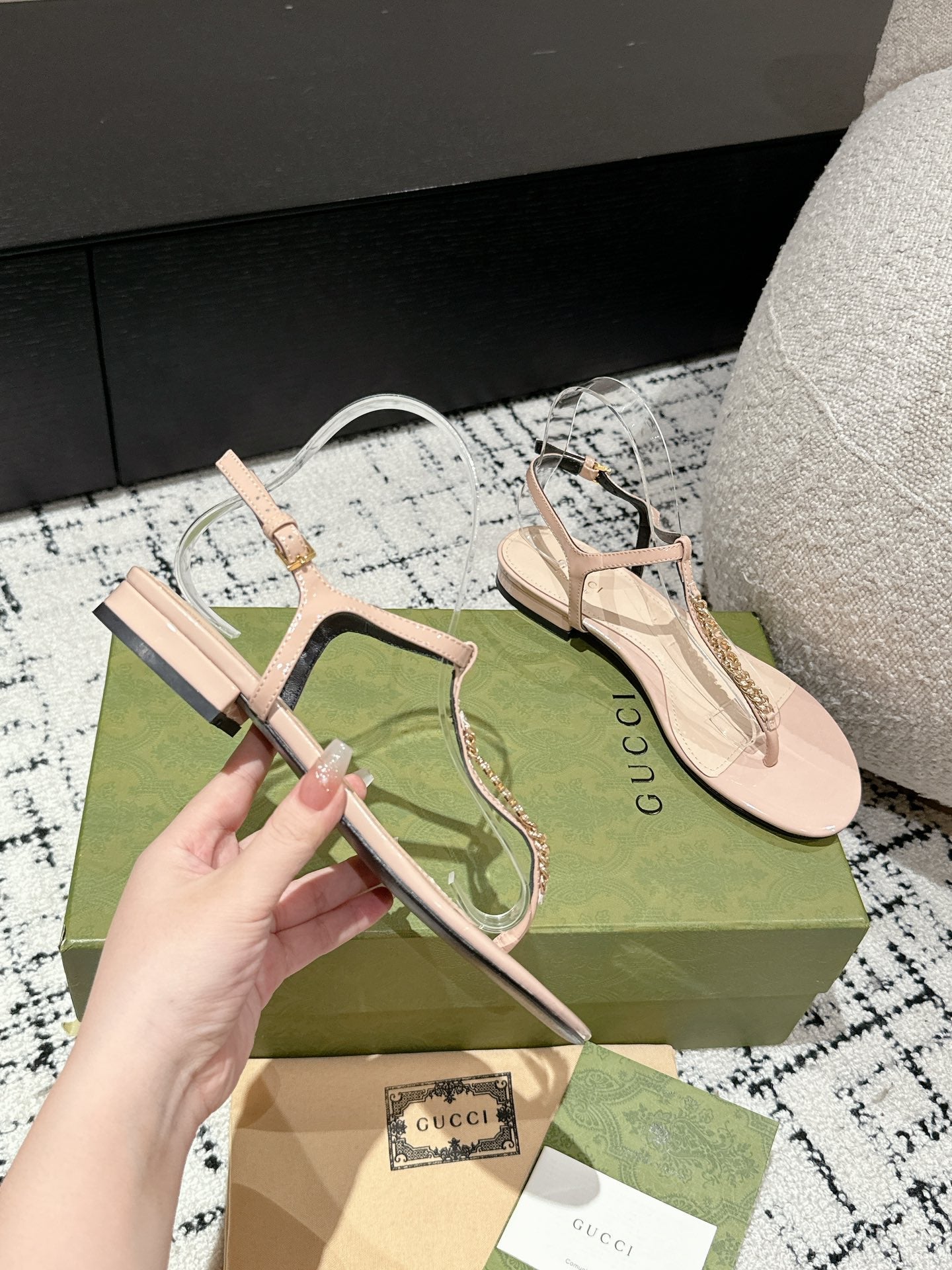 THONG SANDAL IN ALMOND BEIGE CALFSKIN WITH GOLD HARDWARE