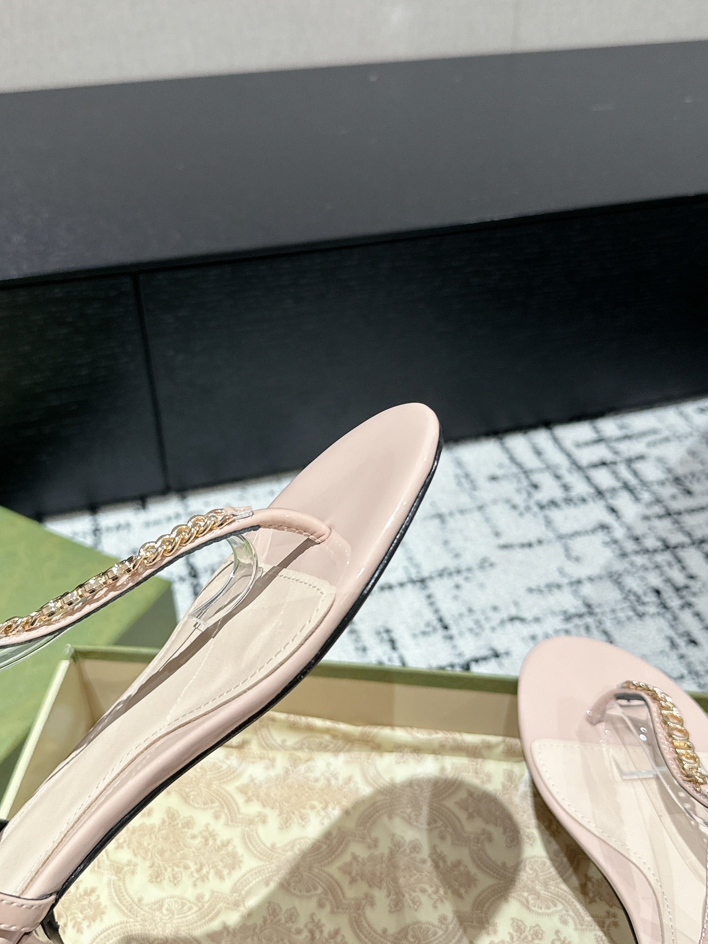 THONG SANDAL IN ALMOND BEIGE CALFSKIN WITH GOLD HARDWARE