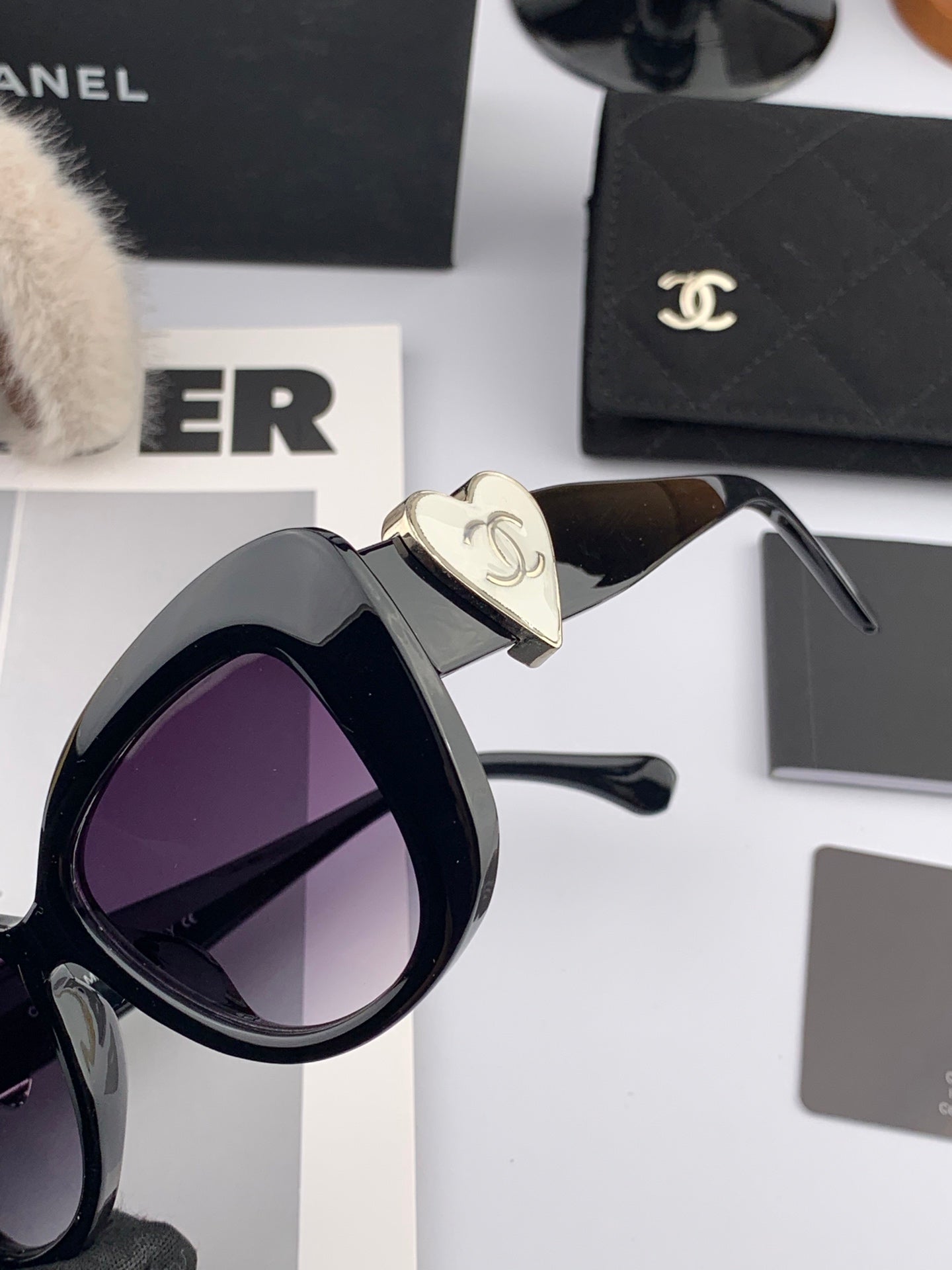 BUTTERFLY SUNGLASSES CH8551 IN ACETATE