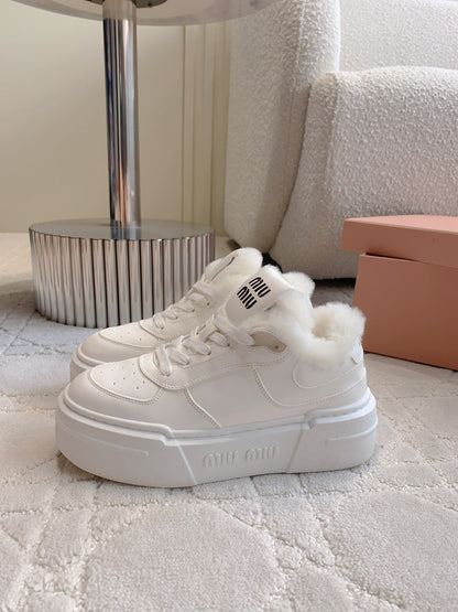 THICK SOLE SNEAKERS IN WHITE LAMBSKIN WITH RABBIT FUR LINING