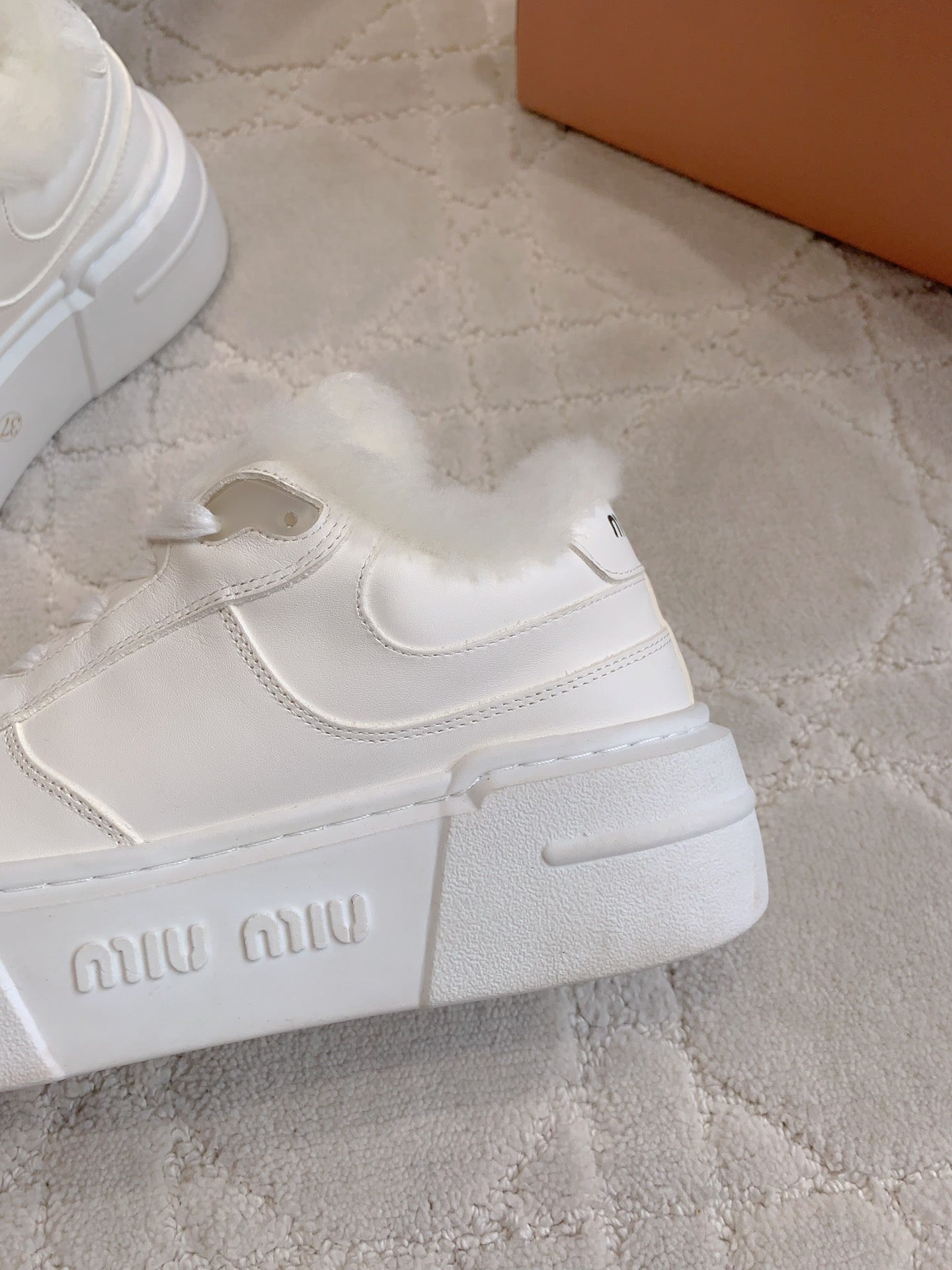 THICK SOLE SNEAKERS IN WHITE LAMBSKIN WITH RABBIT FUR LINING